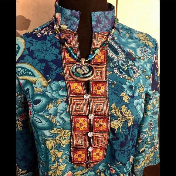 Beautiful kaftan like blouse by Qianqianxian - Picture 2 of 3